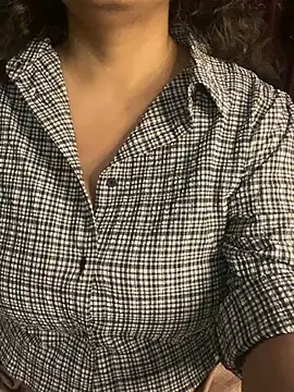 hot menka online show from January 2025 03:47:01 PM