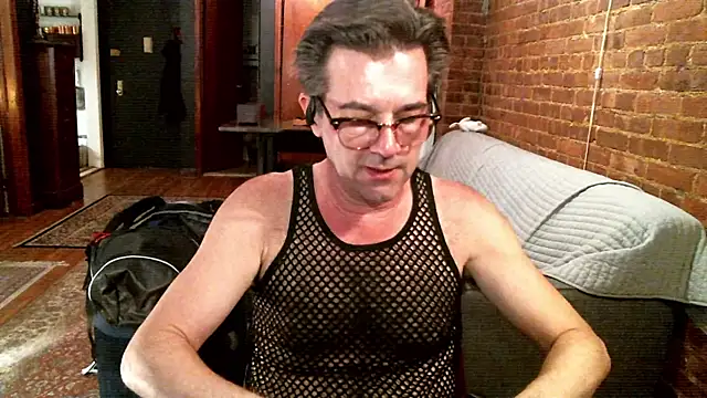 Johnny Bottoms online show from April 2026 07:11:02 PM