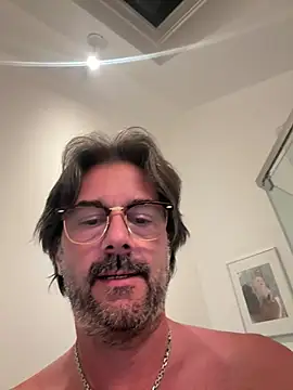 Snapshot of Johnny_Bottoms chatting on July 2026 04:14:02 AM Johnny Bottoms online show from July 2026 04:14:02 AM