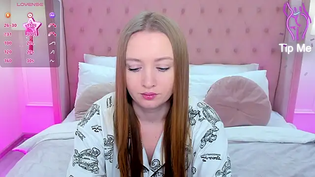 Snapshot of ChloeSug chatting on November 2025 08:18:01 PM ChloeSug online show from November 2025 08:18:01 PM