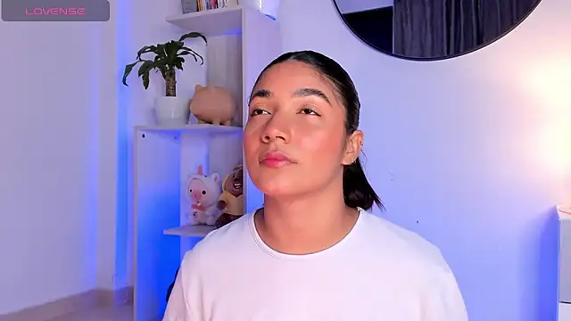 martina roldam online show from February 2025 01:38:01 AM