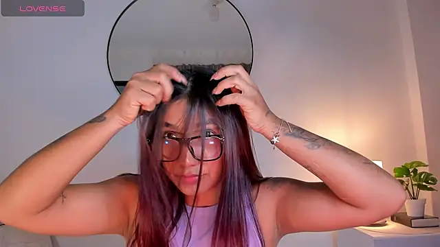 martina roldam online show from February 2025 11:41:01 AM