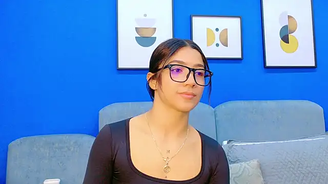 martina roldam online show from February 2026 09:30:01 PM