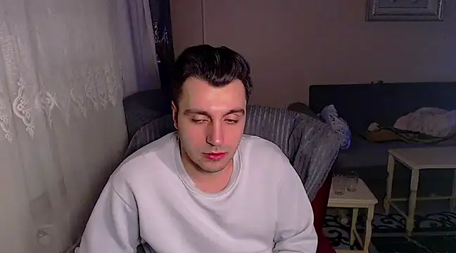 handsomeee04 online show from January 2025 11:00:01 PM