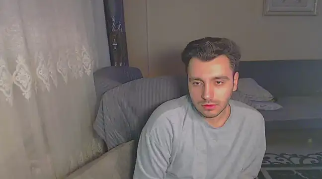 handsomeee04 online show from January 2025 11:14:02 PM