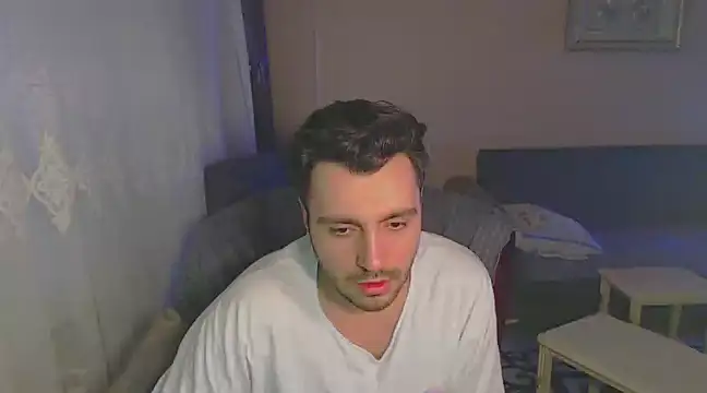 handsomeee04 online show from February 2025 03:39:01 PM