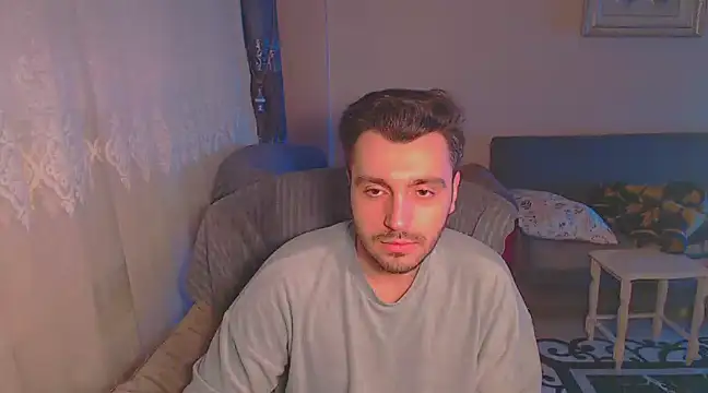 handsomeee04 online show from February 2025 04:10:01 PM