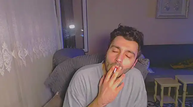 handsomeee04 online show from February 2025 01:25:01 AM