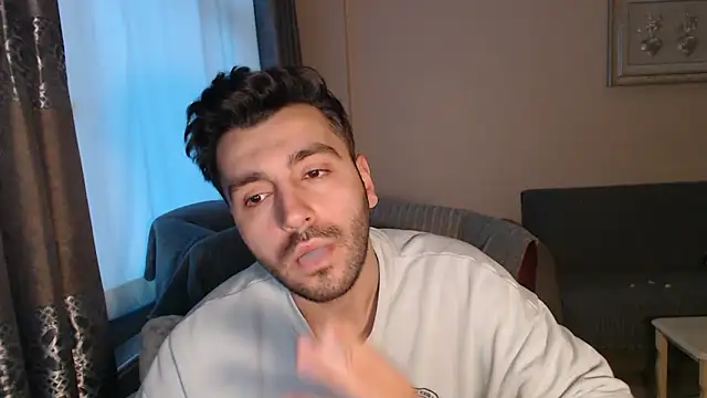 handsomeee04 online show from November 2025 02:39:01 PM