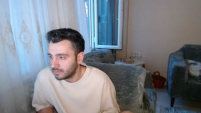 handsomeee04 online show from May 2026 11:01:04 PM