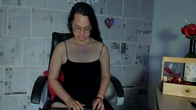 emmaTorres1 online show from February 2025 03:46:01 PM