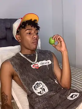 Boy cock18 online show from February 2025 06:26:02 AM