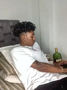 Boy cock18 online show from March 2025 12:37:01 AM