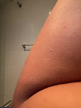 Snapshot of lauuraww chatting on January 2025 05:05:02 AM lauuraww online show from January 2025 05:05:02 AM