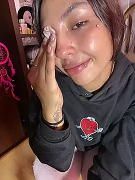 Snapshot of lauuraww chatting on February 2025 04:26:01 AM lauuraww online show from February 2025 04:26:01 AM