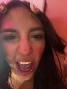 Snapshot of lauuraww chatting on February 2025 06:27:02 AM lauuraww online show from February 2025 06:27:02 AM