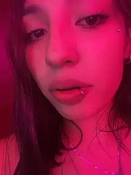 Snapshot of lauuraww chatting on February 2025 12:37:01 PM lauuraww online show from February 2025 12:37:01 PM