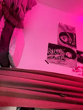 Snapshot of lauuraww chatting on October 2025 07:49:01 AM lauuraww online show from October 2025 07:49:01 AM