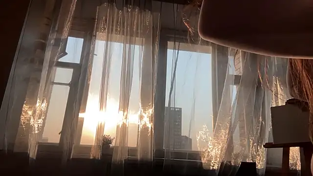 eva varnerr online show from March 2026 05:13:01 AM