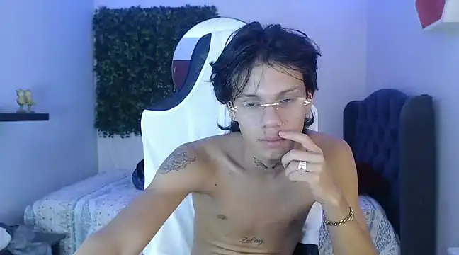 andy dan18 online show from December 2024 08:04:02 PM