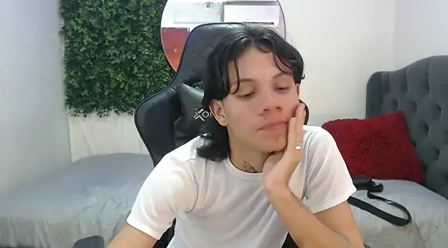 andy dan18 online show from January 2025 07:15:01 PM