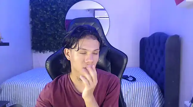 andy dan18 online show from January 2025 05:52:02 PM