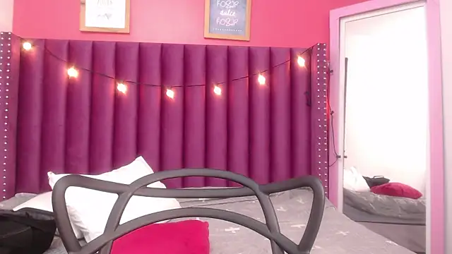 MommyHelpsmee online show from February 2025 09:42:02 AM