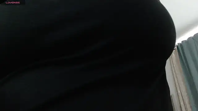 MommyHelpsmee online show from October 2025 07:14:01 PM