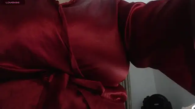 MommyHelpsmee online show from October 2025 07:32:01 AM