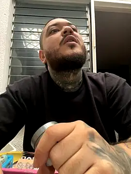 El Titan1998 online show from December 2025 12:21:02 PM