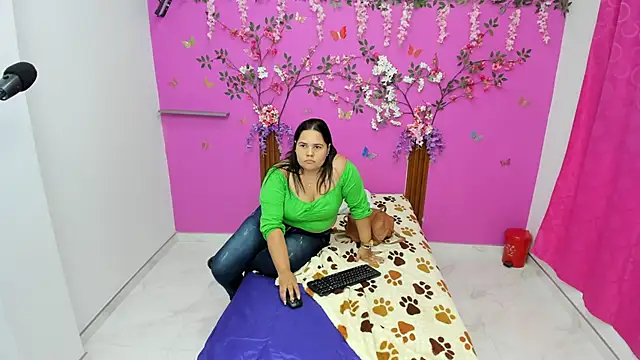 Snapshot of kariragapeass18 chatting on January 2025 02:47:01 AM kariragapeass18 online show from January 2025 02:47:01 AM