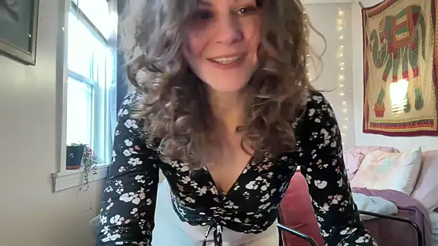 leahsparkles online show from February 2025 12:48:02 PM