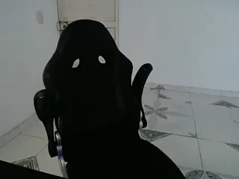 Snapshot of Clyde019 chatting on January 2025 06:20:01 PM Clyde019 online show from January 2025 06:20:01 PM