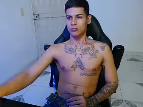 Snapshot of Clyde019 chatting on January 2025 09:59:01 AM Clyde019 online show from January 2025 09:59:01 AM