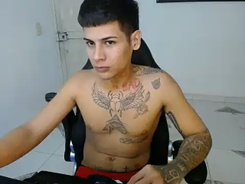 Snapshot of Clyde019 chatting on January 2025 10:20:02 PM Clyde019 online show from January 2025 10:20:02 PM