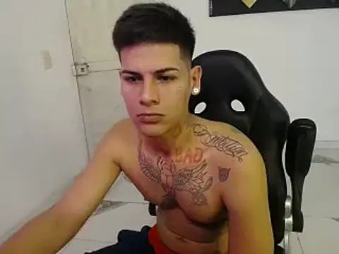 Snapshot of Clyde019 chatting on January 2025 04:57:01 PM Clyde019 online show from January 2025 04:57:01 PM