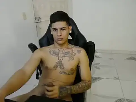 Snapshot of Clyde019 chatting on January 2025 12:14:02 AM Clyde019 online show from January 2025 12:14:02 AM