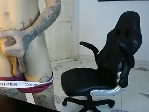 Snapshot of Clyde019 chatting on February 2025 08:55:02 PM Clyde019 online show from February 2025 08:55:02 PM