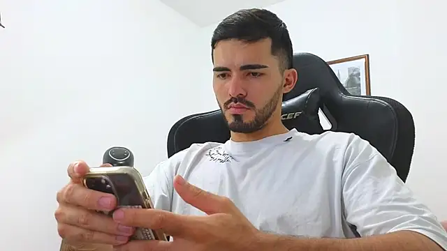 Massimoo 07 online show from January 2025 02:57:01 AM