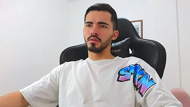 Massimoo 07 online show from January 2025 07:10:01 PM