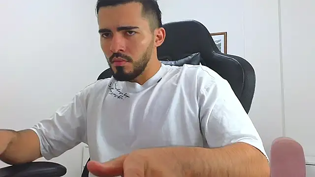 Massimoo 07 online show from January 2025 07:59:02 PM