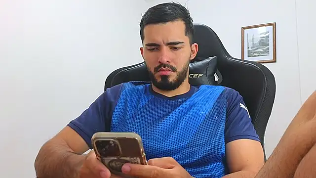 Massimoo 07 online show from February 2025 07:19:02 PM