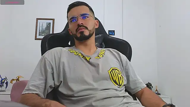 Massimoo 07 online show from October 2025 07:25:02 PM