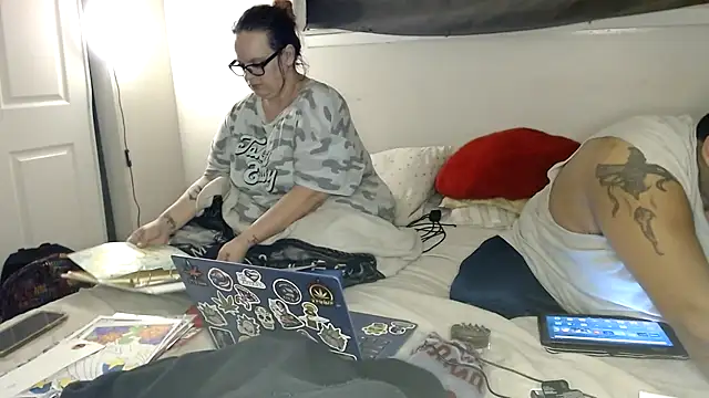 cloudy couple444 online show from November 2025 08:51:05 AM