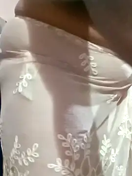 Snapshot of LustyBhabhi chatting on February 2025 05:20:01 AM LustyBhabhi online show from February 2025 05:20:01 AM