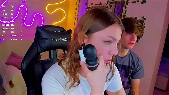 RobertAndLinela online show from January 2025 05:06:01 PM