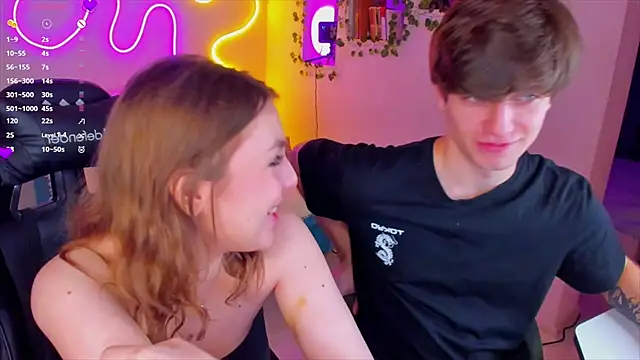 RobertAndLinela online show from January 2025 08:11:02 PM