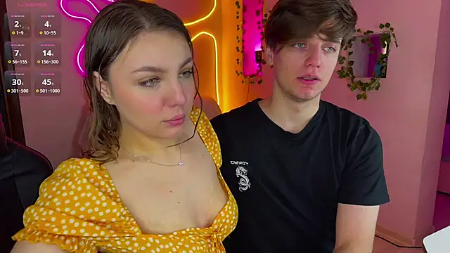 RobertAndLinela online show from March 2025 10:45:02 AM