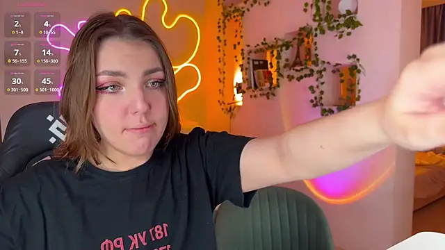 RobertAndLinela online show from October 2025 08:01:01 AM