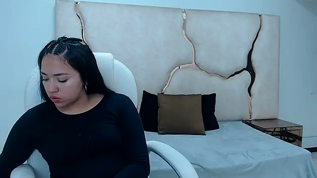 IsabellRodriguez18 online show from February 2025 07:07:02 AM